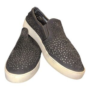 Vionic Kani Black Slip-On Sneakers Laser Cut Leather Size 11 GUC SAR